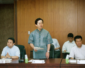 財務局長会議において挨拶をする伊藤大臣(7月28日)