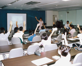 子ども霞が関見学デー・講話の模様(8月25日)